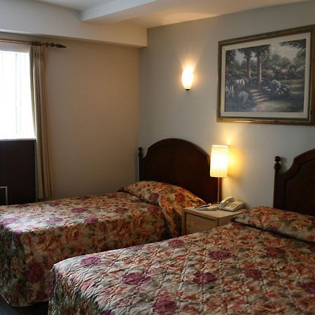 Hotel Saint-Andre Montreal Exterior photo