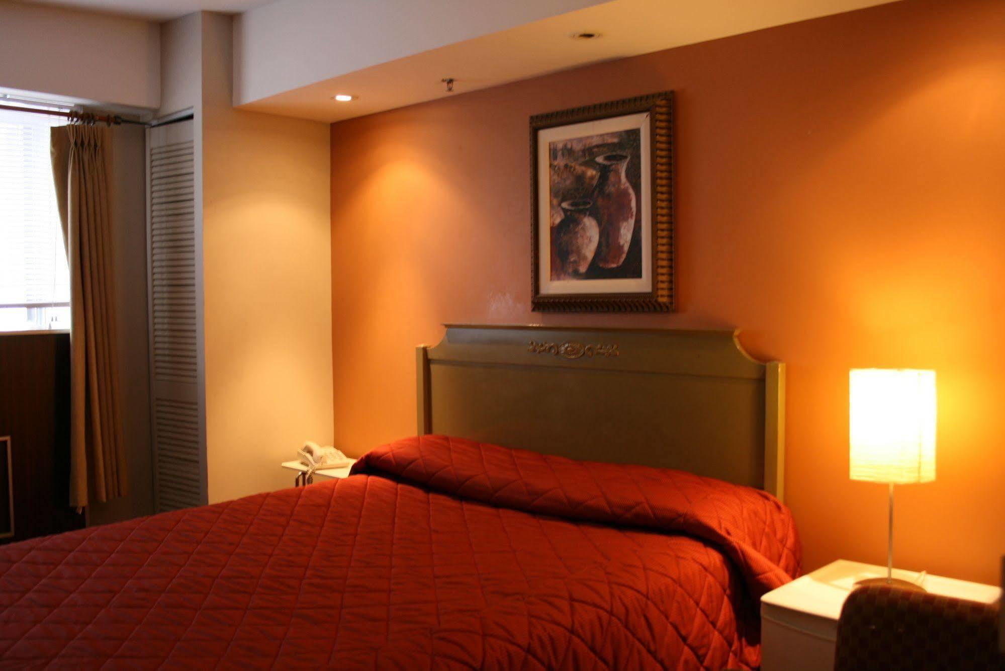 Hotel Saint-Andre Montreal Exterior photo